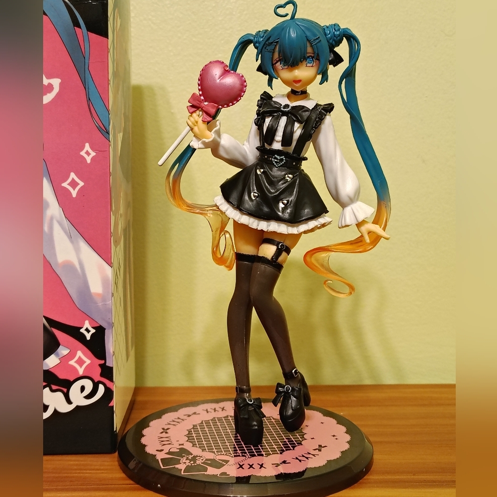 Hatsune Miku Fashion Subculture Action Figure - Picture 6 of 6